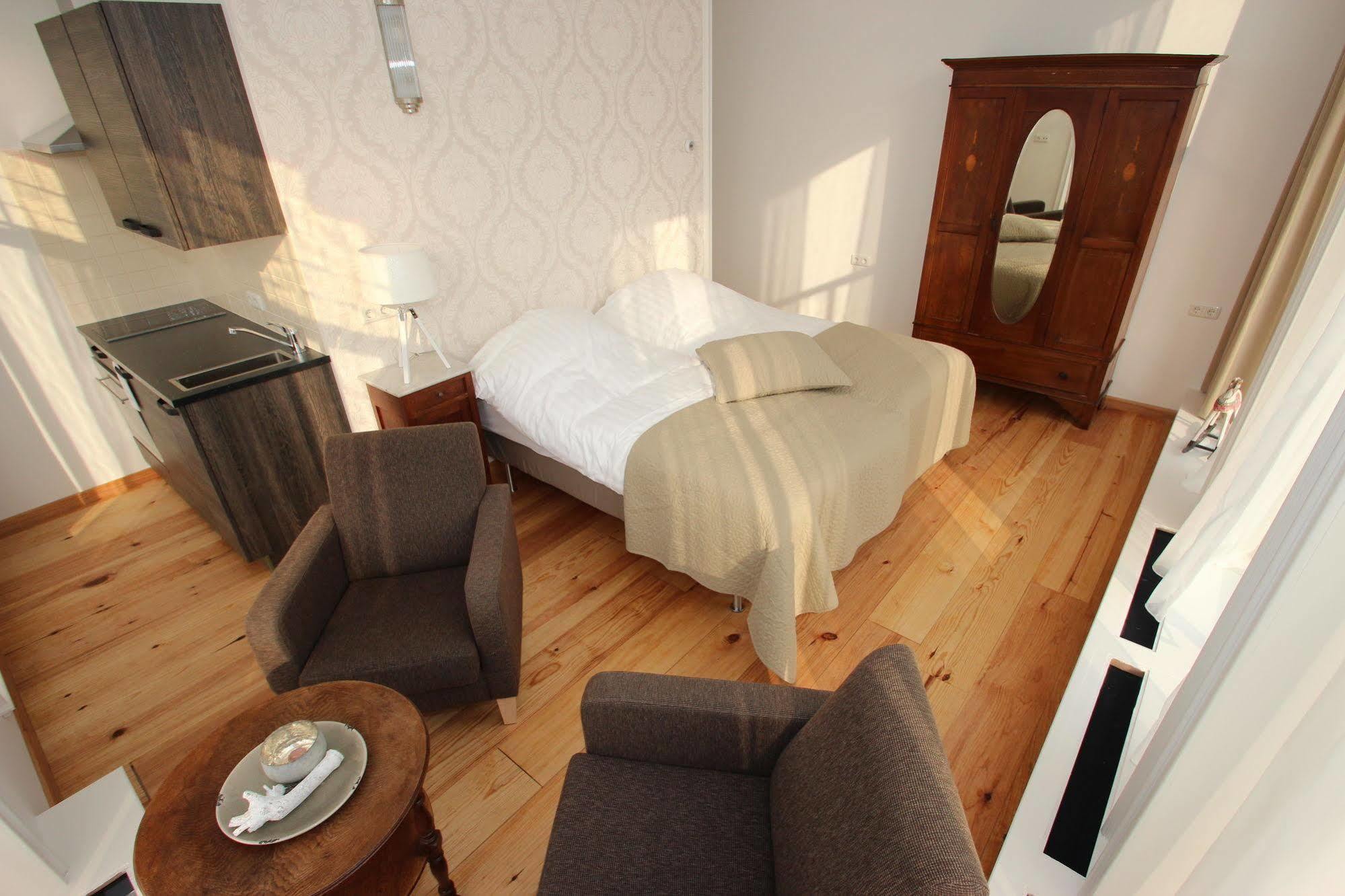 Hotel Stadsherberg Снек Екстер'єр фото
